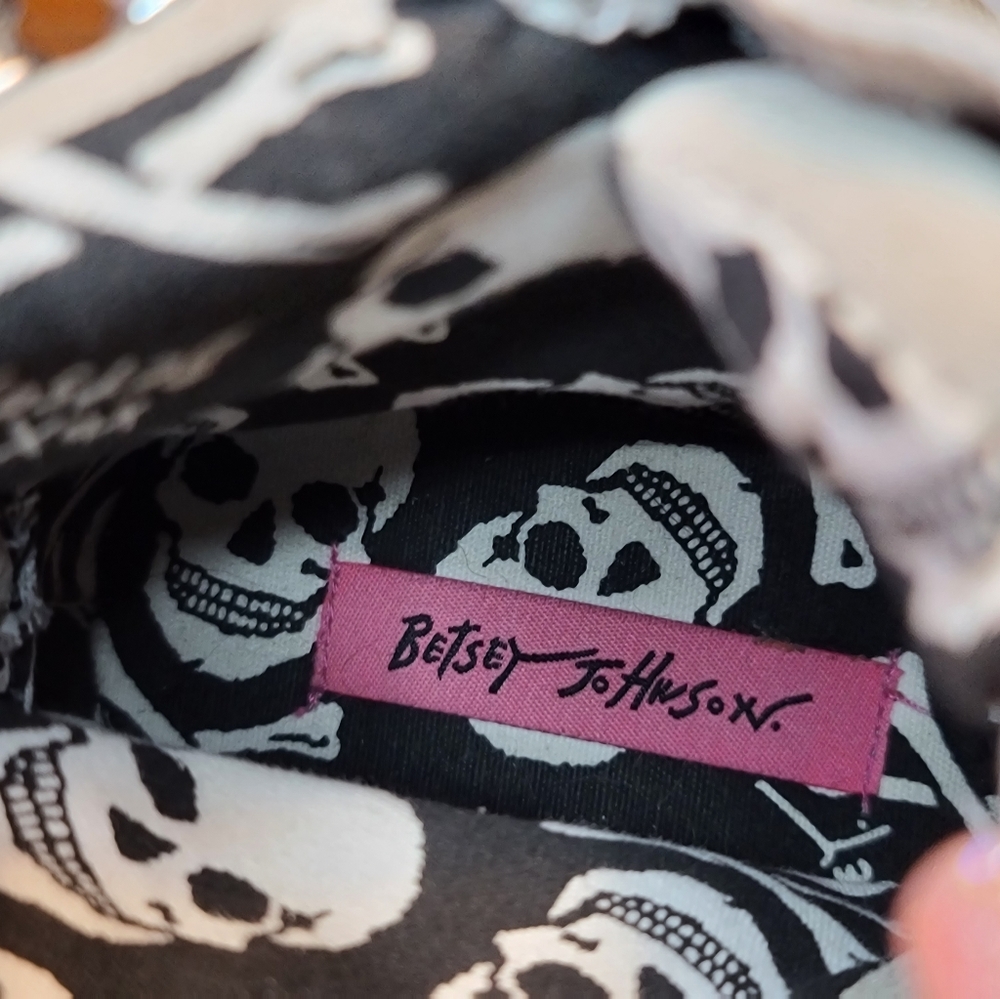 Betsey Johnson Creme Suede Zipper Sneakers 7 - Picture 4 of 7